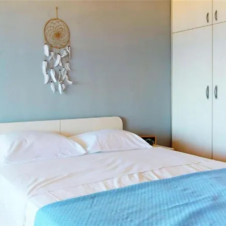 M - Penthouse Apartment Split